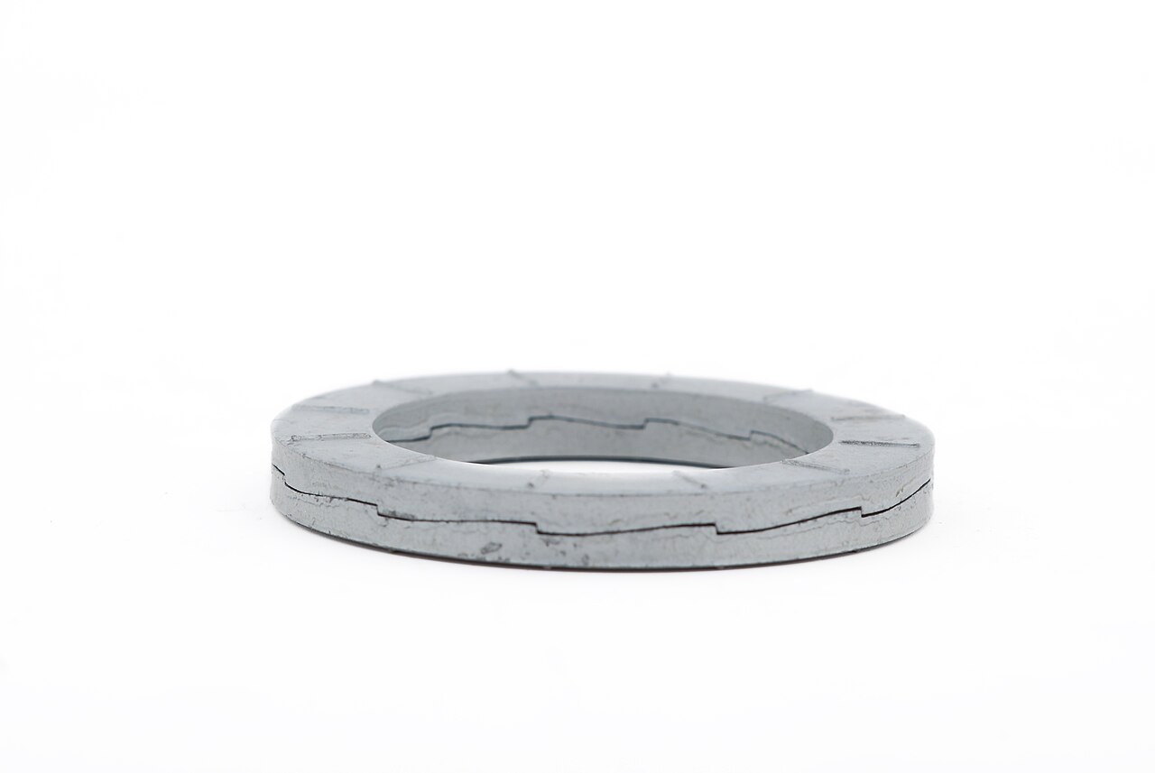Pair of wedge-locking washers