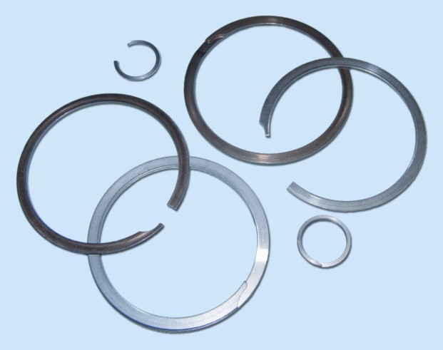 Assorted circlips and retaining rings